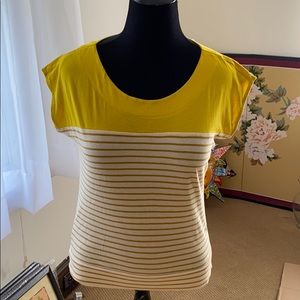 Loft Shortsleeved Pullover.